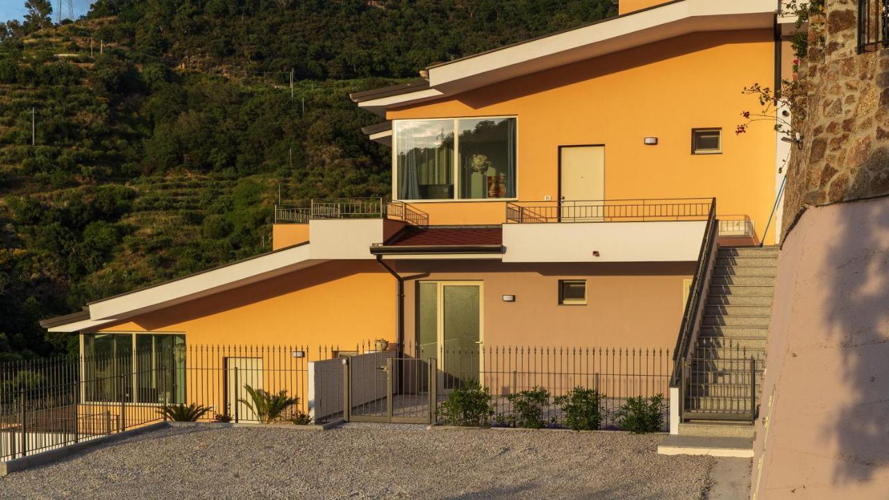 Residence Mersa Brolo Exterior foto